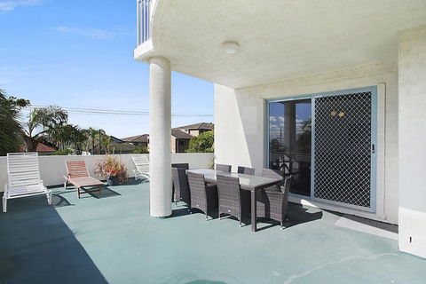 Ocean Palms, Unit 2 - The Entrance, NSW - Dentists Australia 3