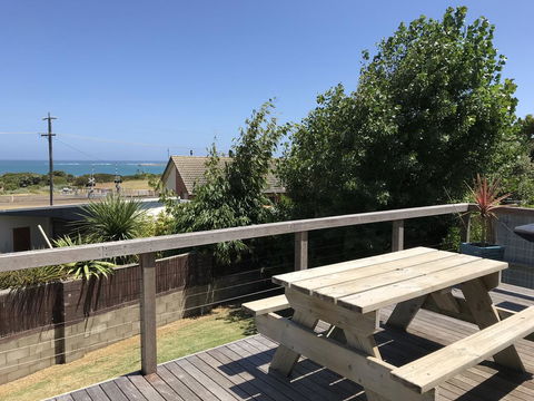 OCEAN VIEWS - Dentist Find 2