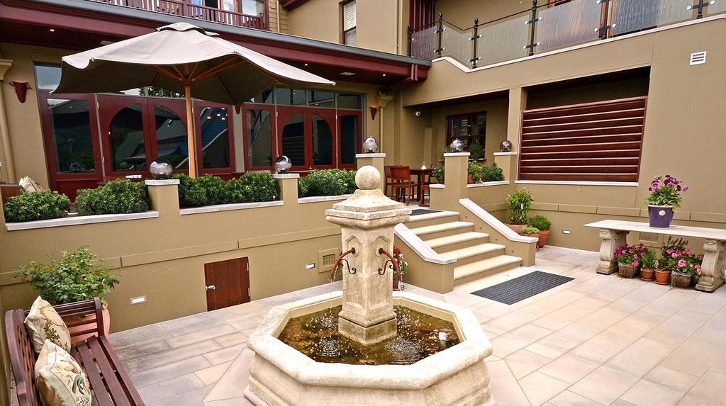Old Bank Boutique Hotel