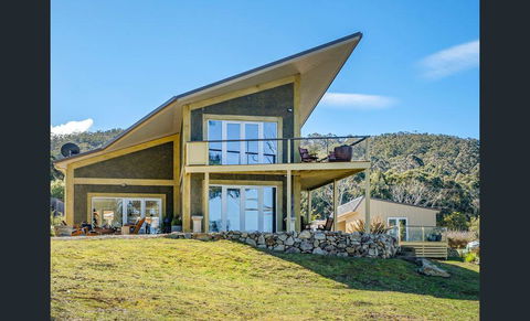 On The Huon River - Dentist Find 0