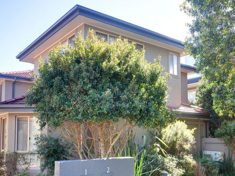 One Street Back From The Surf Beach - Dentist Search 0