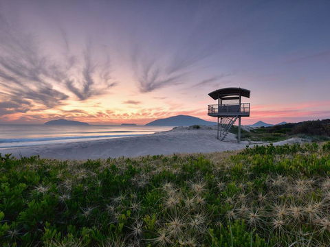 One Street Back From The Surf Beach - Dentist Search 1