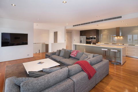 Opulent Oasis - Luxurious Old Dunsborough With Pool And Ocean Views - Dentist Find 3