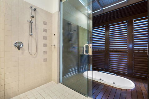 Orchid On Kamala - Dentist Find 0