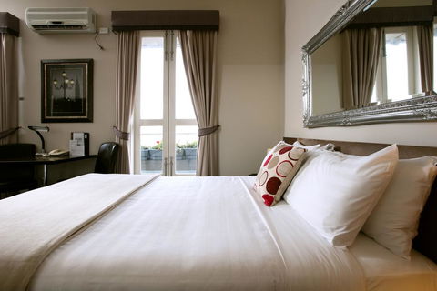 Oscars Hotel And Cafe Bar - Dentist Find 3