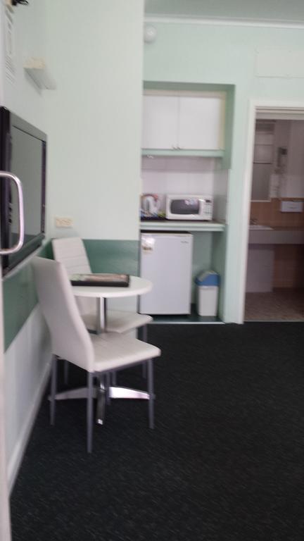 Paddle Steamer Motel - Dentist Find 3