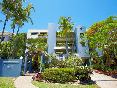 Panoramic Ocean Views Of Sunshine Beach Unit 5 Vista Pacific 12 Bryan Street - Dentists Australia 1