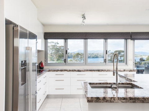 Paradise Point - Tamar Valley 14 Persons Residence With Pool - Dentist Find 3
