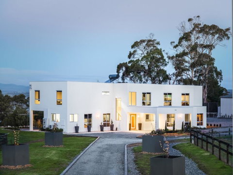 Paradise Point - Tamar Valley 14 Persons Residence With Pool - Dentist Find 1