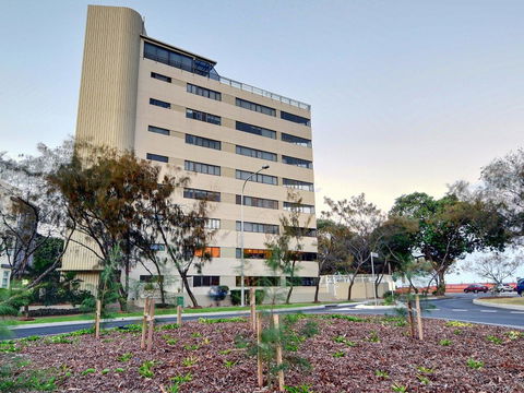 Parkyn Place 6 - 3 BDRM Oceanview Apt On Mooloolaba Spit - Dentist Find 3
