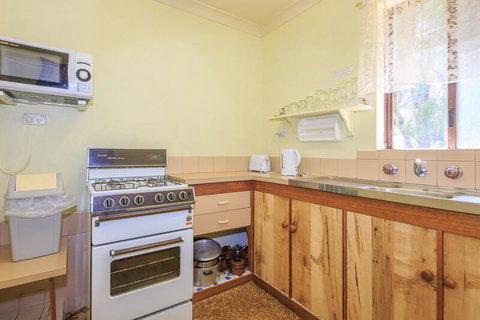 Peaceful Bay Chalet 9 - Dentist Search 3