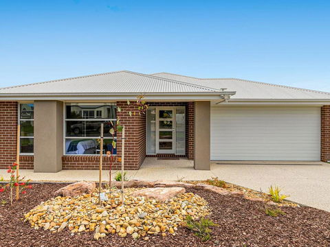 Pelican Waters - Dentist Find 0
