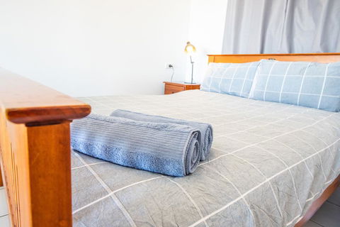 Penneshaw Beach Stay - Dentist Find 2