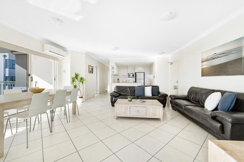 Penthouse - Private Rooftop Spa - Dentist Find 2