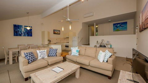 Peregian Court Resort - Dentist Find 3