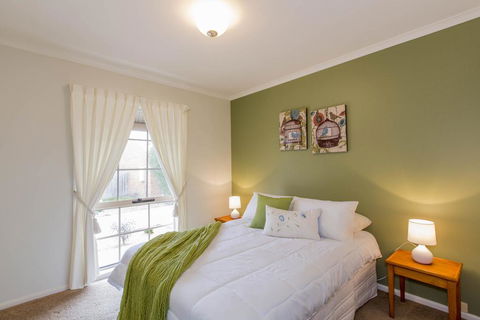 PERFECT ON PYMBLE AVE - Dentist Find 1