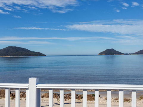 Pet Friendly - Exceptional Beachside Location - Dentist Search 0