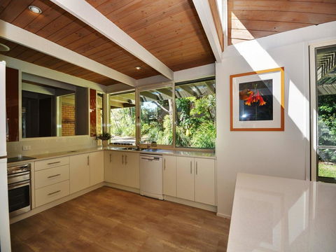 Pet Friendly - Large 4 Bedroom Home - Dentist Find 1