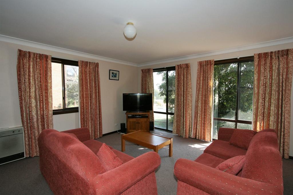Petersdorf 4/129 Gippsland Street