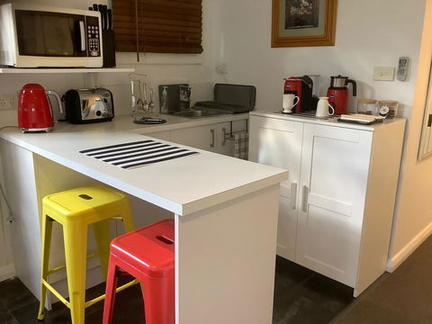 Petite Provence Cottage - Dentists Australia 2