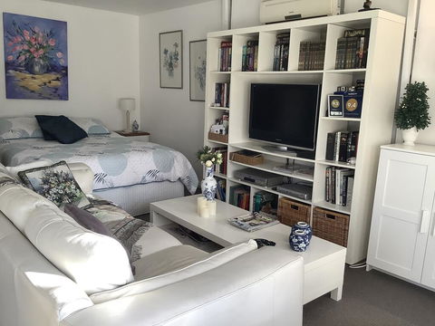 Petite Provence Cottage - Dentists Australia 1