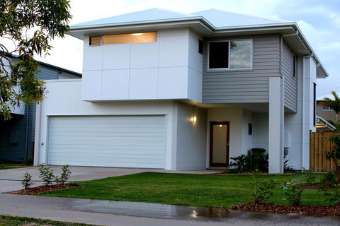 Petrie Beach Holiday Home - Dentists Australia 0