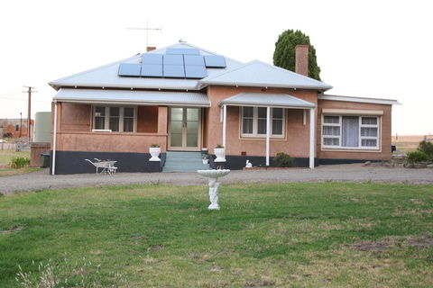 Pink Gums Farmstay - Dentist Find 0
