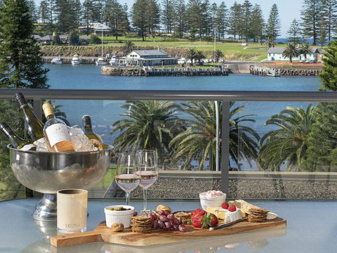 Platinum Penthouse@The Sebel - On The Harbourfront - Dentists Australia 0