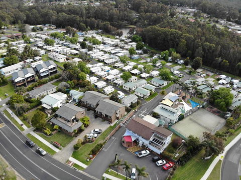 Pleasurelea Tourist Resort & Caravan Park - Dentist Find 2