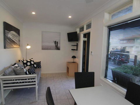Portofino Unit 4 - Dentist Find 3
