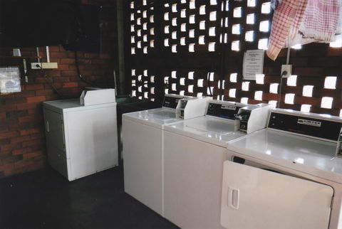 PRECINCT HOTEL GLADSTONE - Dentist Find 1