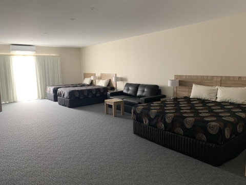 Quality Hotel Sherbourne Terrace - Dentist Find 1