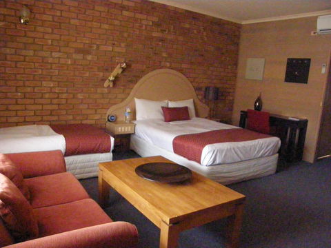 Quality Inn Colonial - Dentist Find 3