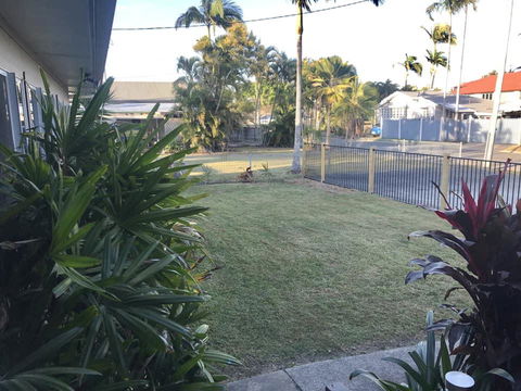 QUIRKY QUEENSLANDER 6 BEDROOM HOME - Dentists Australia 2