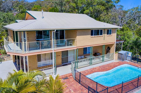 Rainbow Views - Rainbow Beach, Stunning Ocean Views And A Swimming Pool - Dentists Australia 1