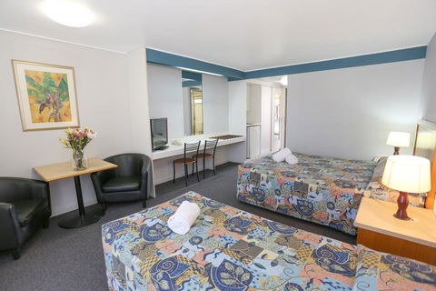 Reef Resort Motel - Dentists Australia 2