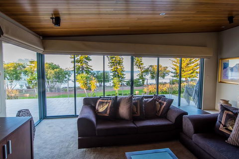 Regency Beach Club - Dentist Find 3