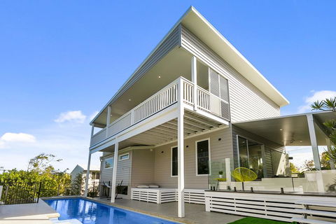 Relax In Style, Peregian Beach - Dentist Find 0
