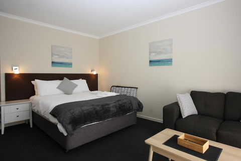 Resort Serviced Apartments - Mandurah - Dentist Find 2