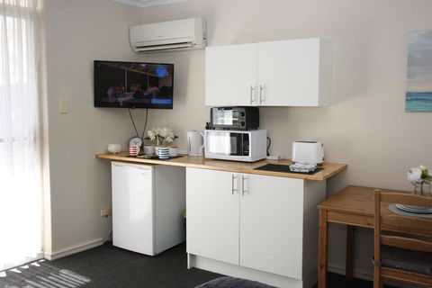 Resort Serviced Apartments - Mandurah - Dentist Find 3