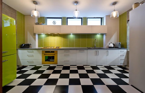 Retro House - Dentist Find 0