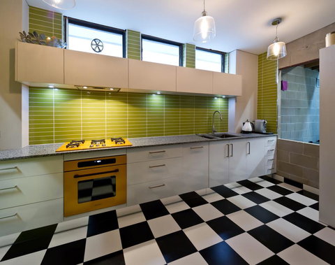 Retro House - Dentist Find 1