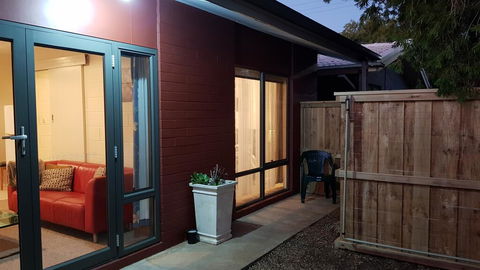 Rise N' Shine - Min Stay 4 Nights - Dentist Search 0