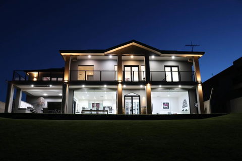 River Devine - Dentist Find 1