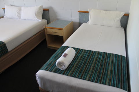 Rocky Glen Hotel Motel Gladstone - Dentist Find 2