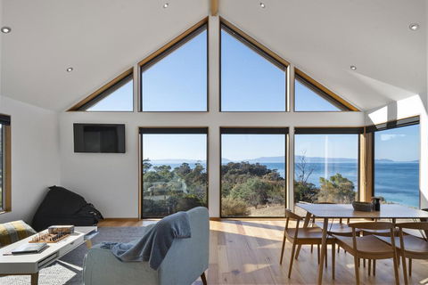 Rocky Ridge - L'Abode Accommodation - Dentist Find 1