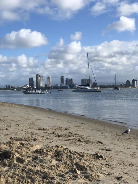Room In Gold Coast - Dentist Find 3