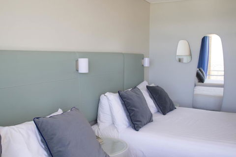 Rydges Gladstone - Dentist Find 1