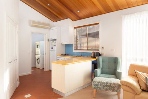 SAILS TWO - INVERLOCH - Dentists Australia 3