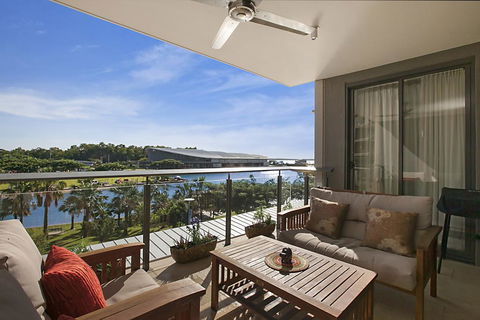 Saltwater Suites - 1,2 & 3 Bed Waterfront Apartments - Dentist Find 2